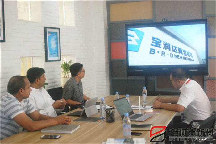 新西蘭客戶來訪寶潤達洽談聚氨酯夾芯板合作