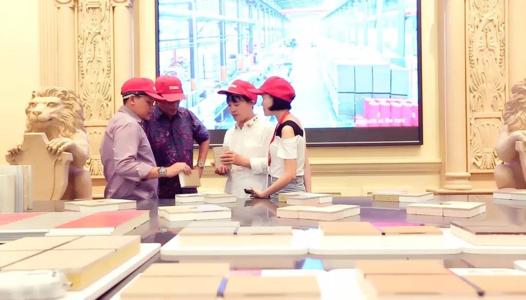 印尼客戶來訪寶潤(rùn)達(dá)洽談聚氨酯冷庫板合作 印尼客戶來訪寶潤(rùn)達(dá)洽談聚氨酯冷庫板合作