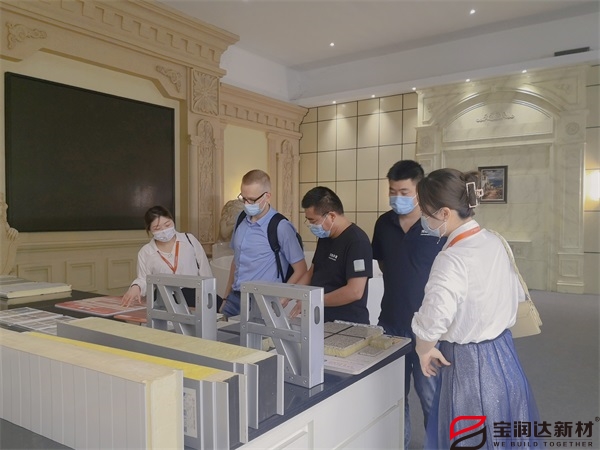 聚氨酯復(fù)合墻面板 聚氨酯復(fù)合墻面板