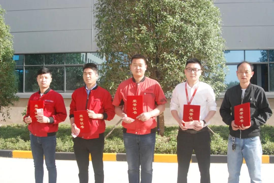 立足新起點(diǎn)，奮進(jìn)奔新高！寶潤達(dá)集團(tuán)頒發(fā)“突出貢獻(xiàn)獎”