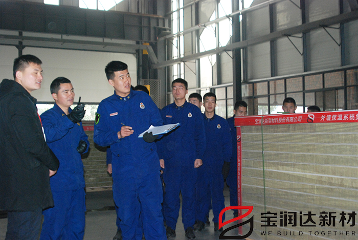 市消防隊(duì)深入寶潤達(dá)車間了解工廠布局