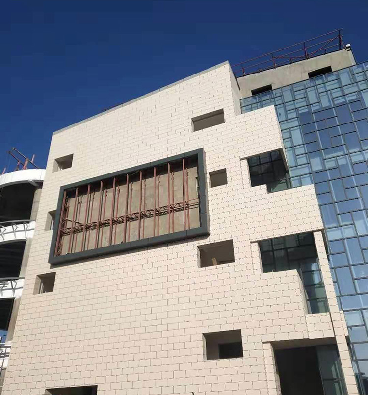 軟瓷廠家說(shuō)軟瓷在外墻翻新中的優(yōu)勢(shì)