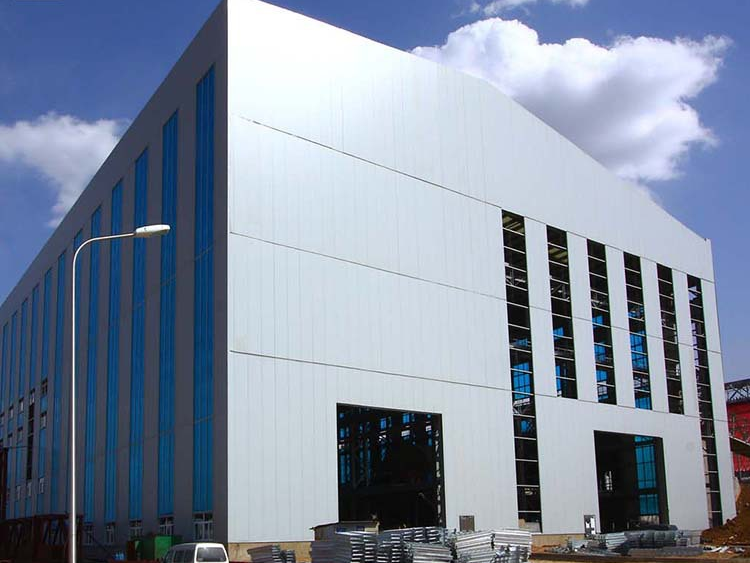 鋼結(jié)構(gòu)圍護(hù)材料為什么都選擇聚氨酯夾芯板？